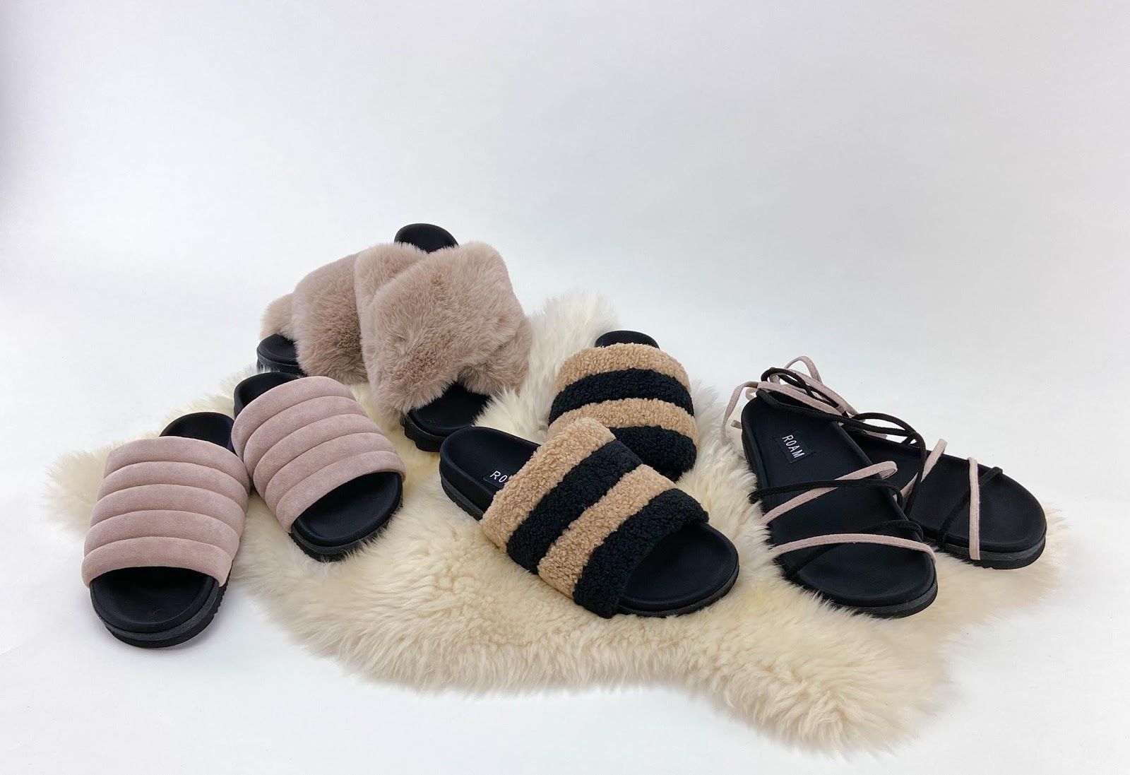 R0AM Slippers