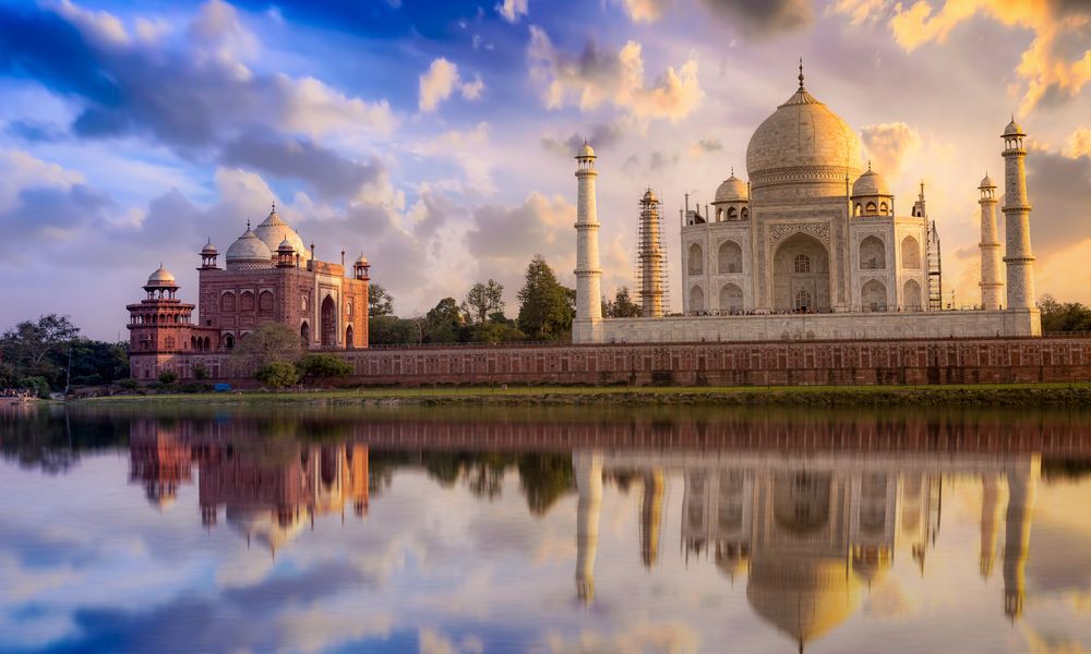Taj Mahal Side-On View
