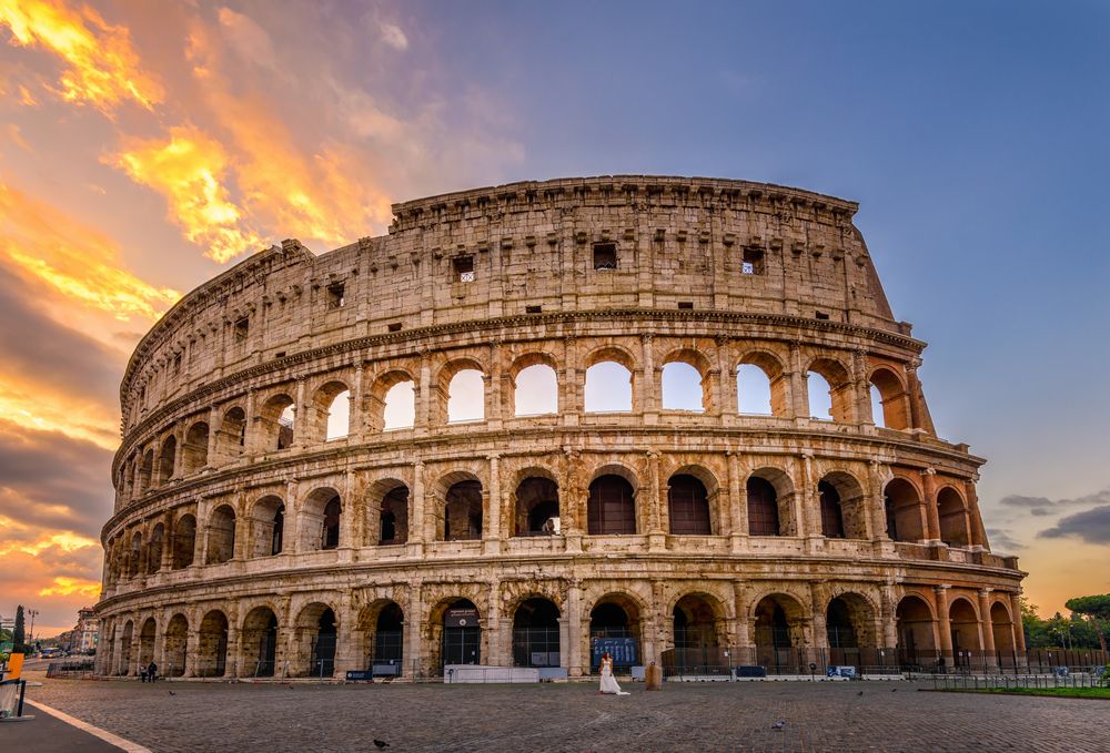 the colosseum at night